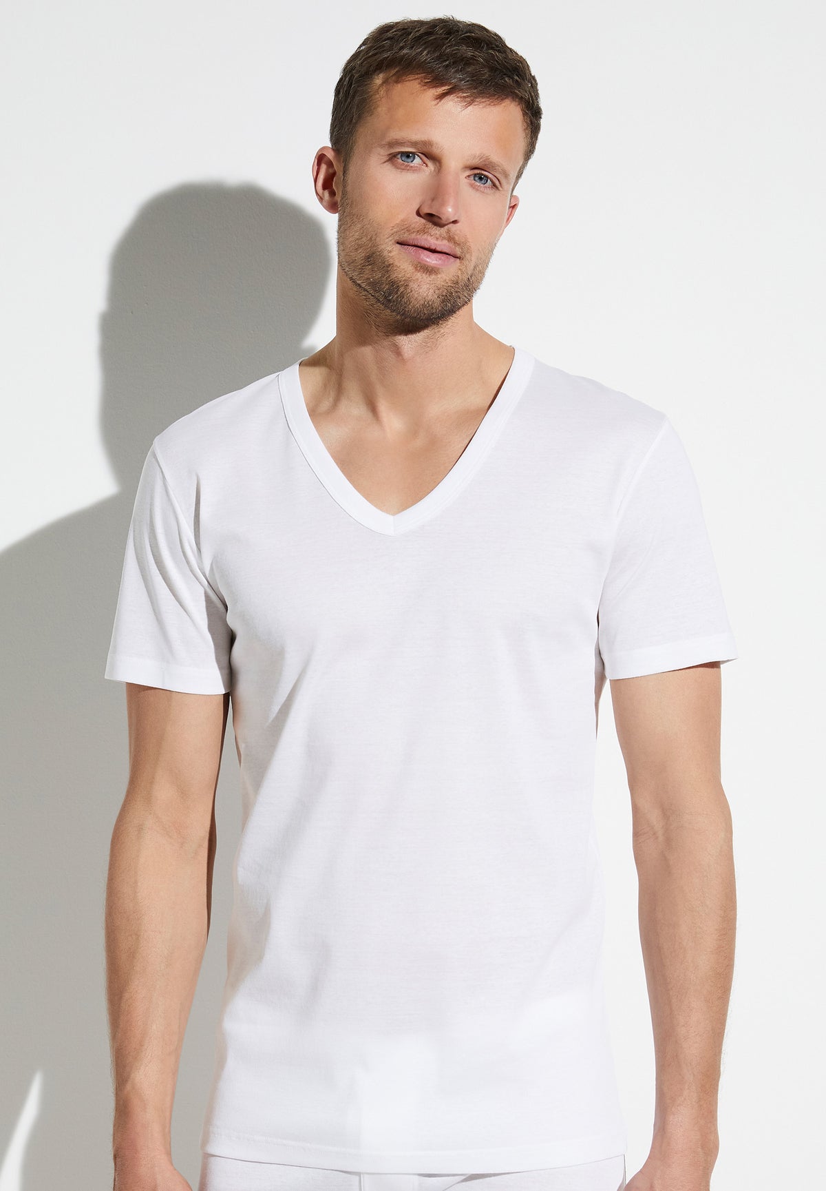 Business Class | T-Shirt à manches courtes col en V - white